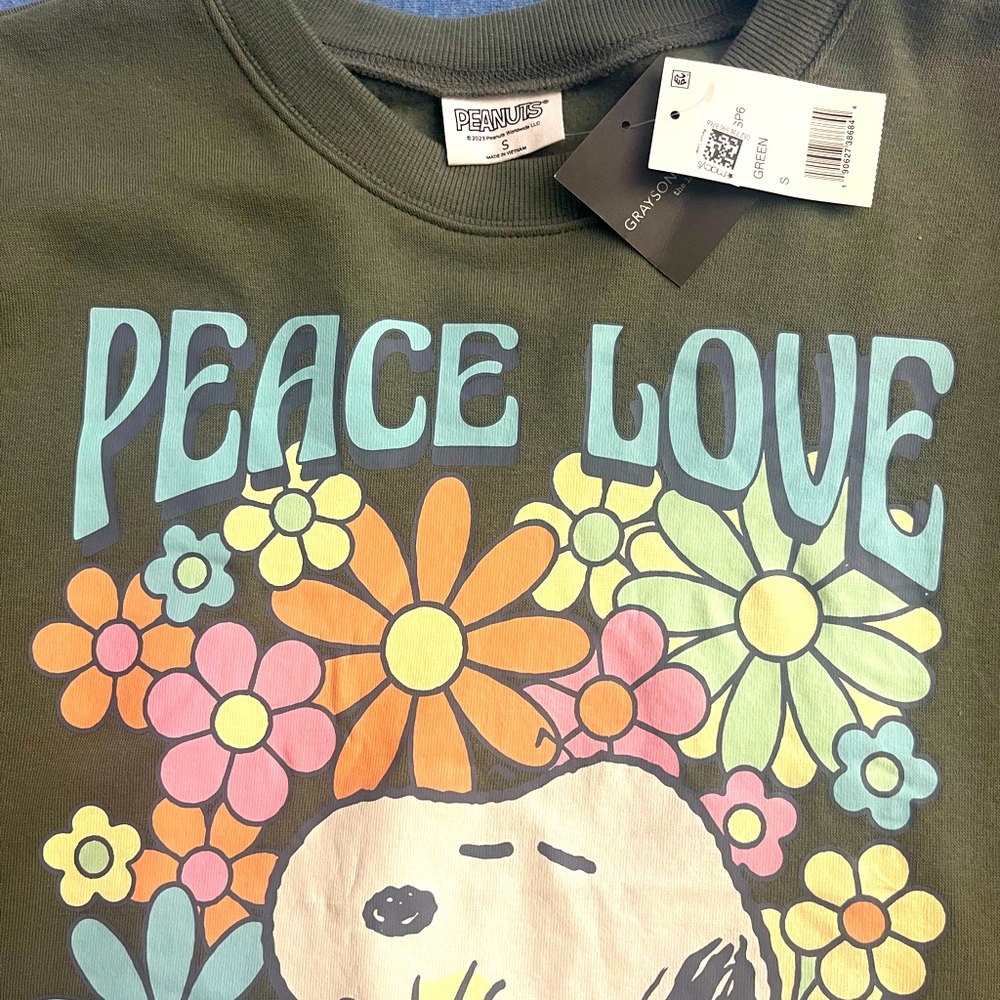 Peanuts Snoopy sweatshirt new with tags